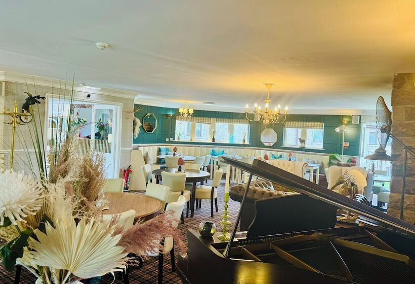 Отель Stone Trough