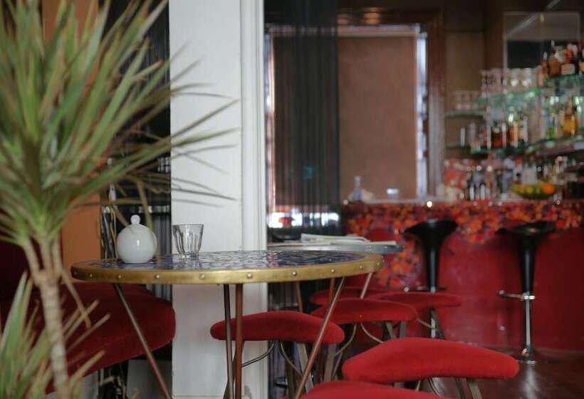 בית מלון כפרי The Oriental  Guest House