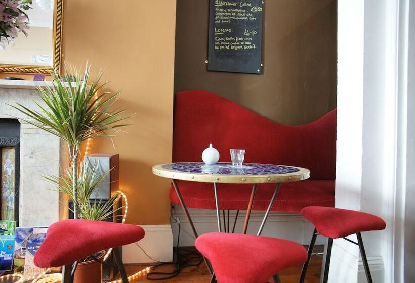 בית מלון כפרי The Oriental  Guest House