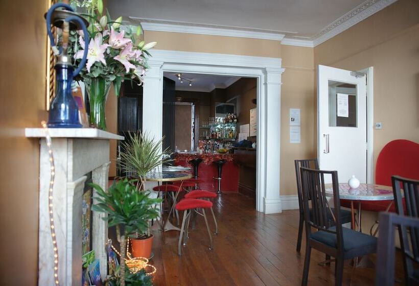 בית מלון כפרי The Oriental  Guest House