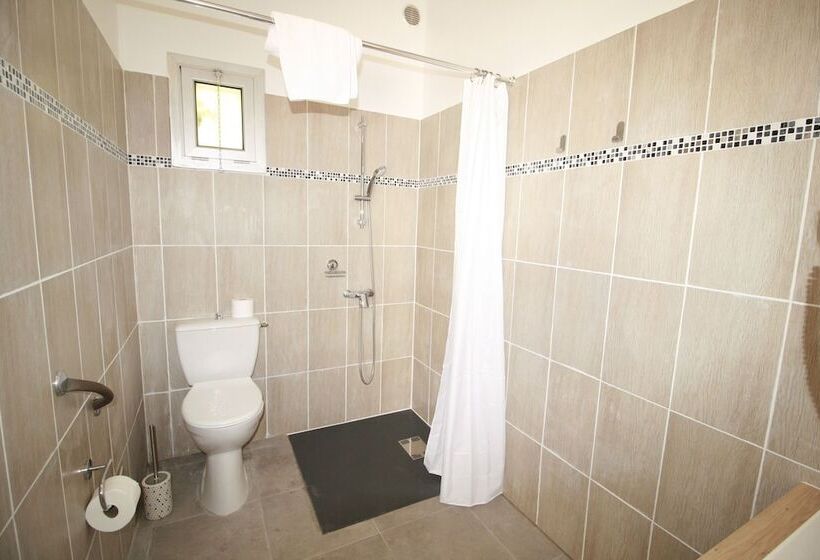 בית מלון כפרי The Originals City, Hôtel Azur,fossurmer