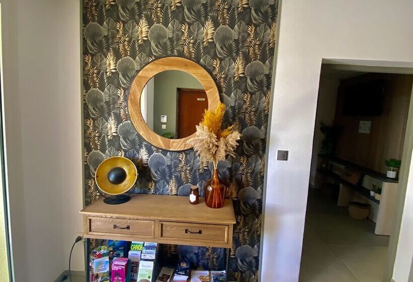 בית מלון כפרי The Originals City, Hôtel Azur,fossurmer