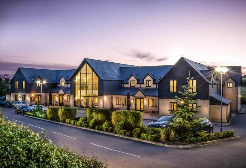 Отель The Sharnbrook