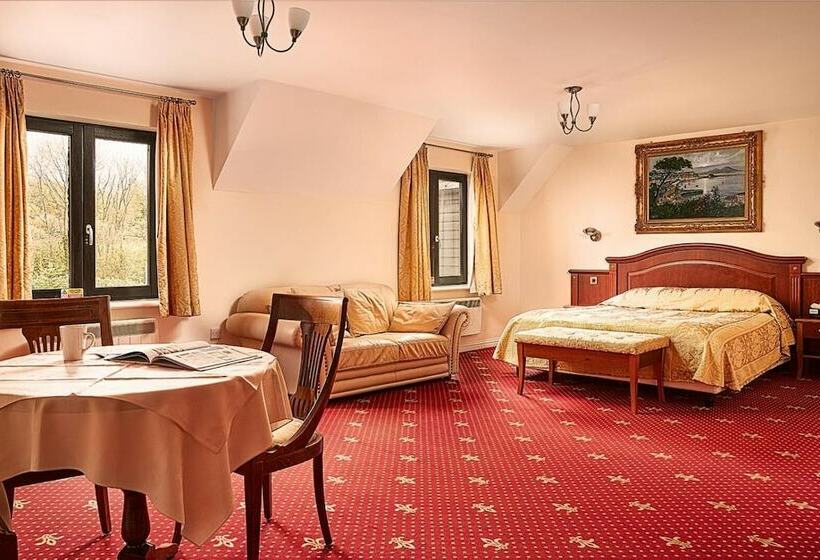 Отель The Sharnbrook