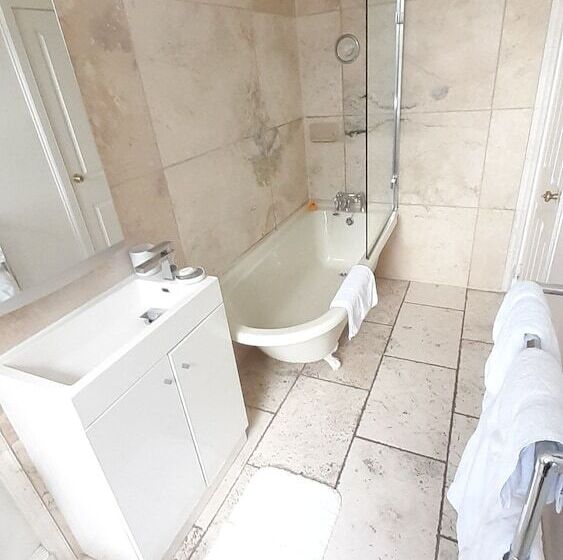 فندق Trafford Bank Guest House