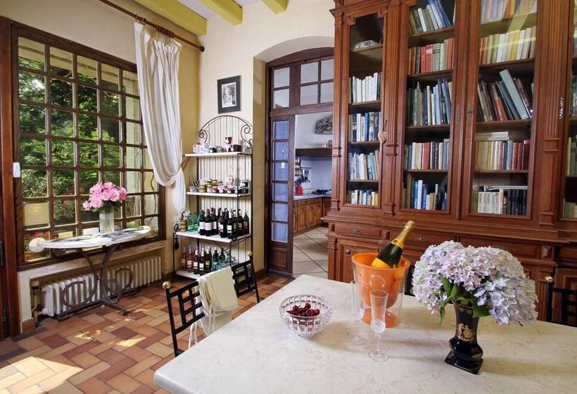 בית מלון כפרי Villa Aimée Luxury Apartments With Heated Pool