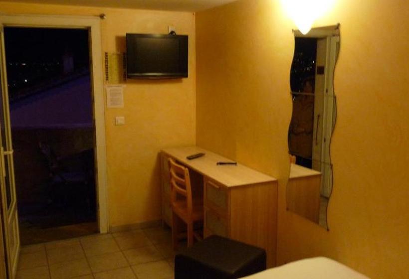 Отель Auberge Villa Montaleigne