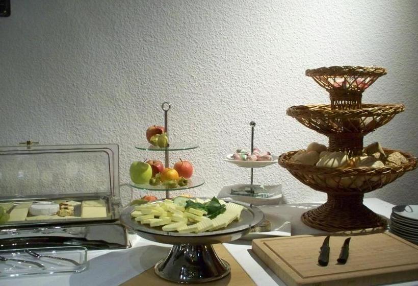 فندق Stadtgut Auerhahn