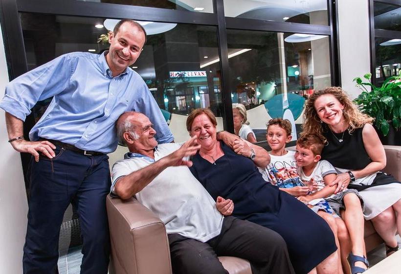 בית מלון כפרי Adriatico Family Village