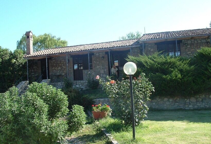 Отель Agriturismo Le Casette