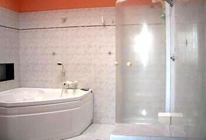 Отель Airport Torre Clementina Inn