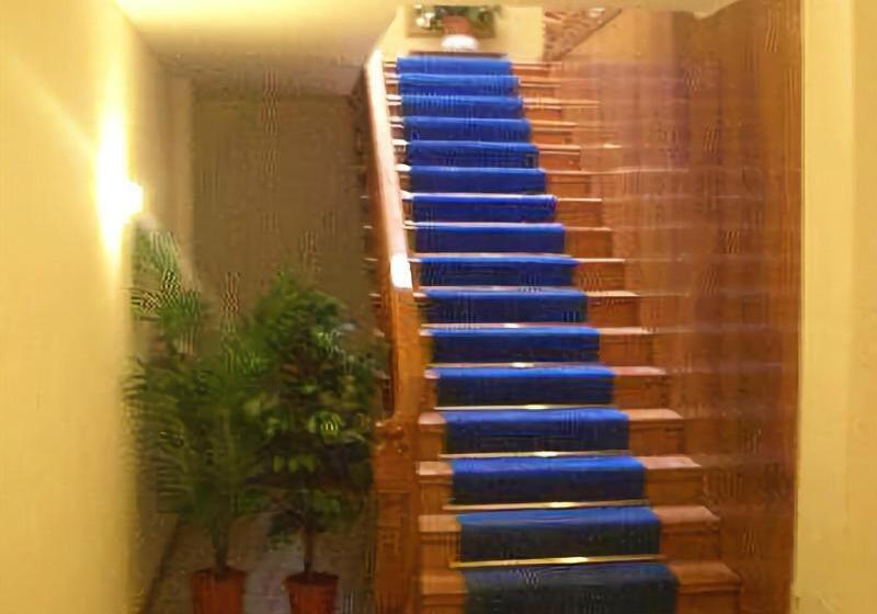 Отель Airport Torre Clementina Inn