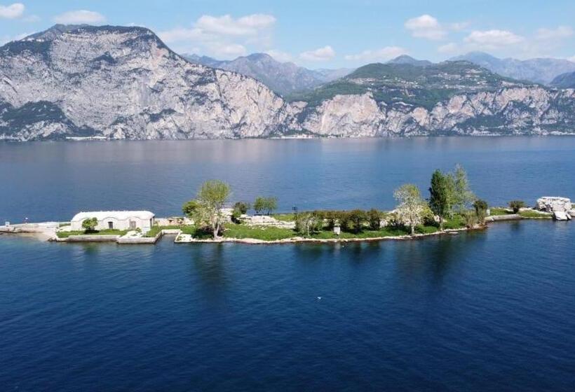 Отель Albergo Casa Este