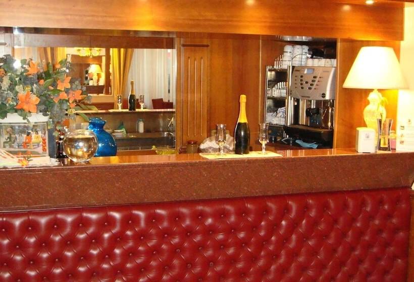 호텔 Albergo Corona