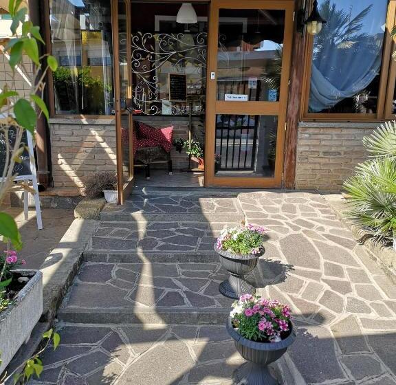 Отель Albergo Villa Marina