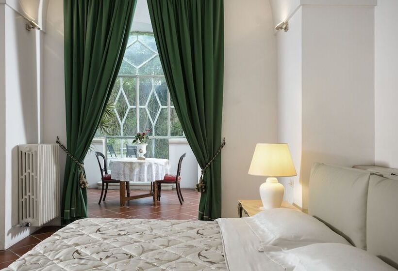 هتل Antica Villa La Viola