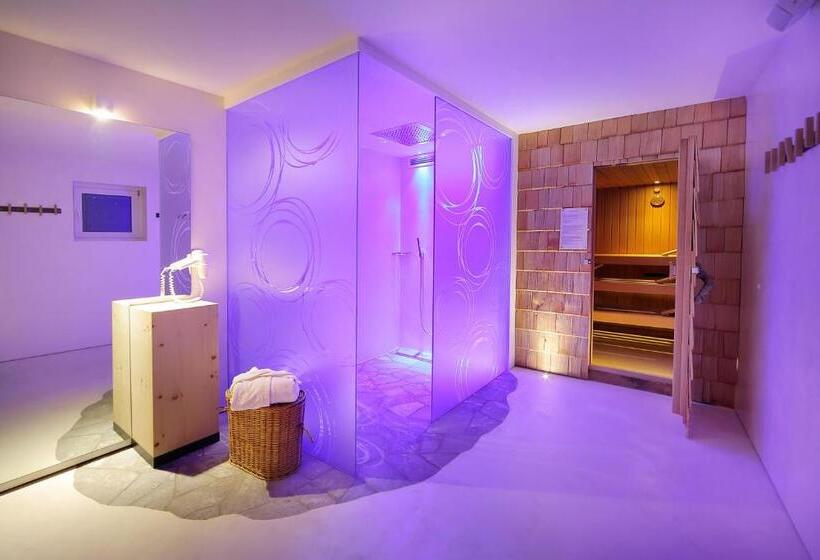 Отель Astor Suites B&b