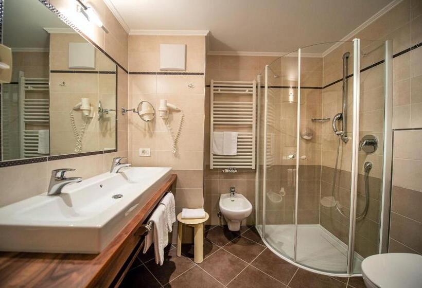 Отель Astor Suites B&b