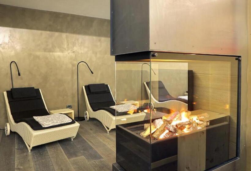 هتل Astor Suites B&b