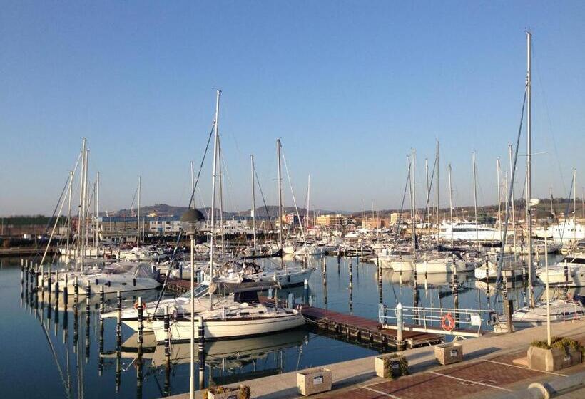 בית מלון כפרי Astoria