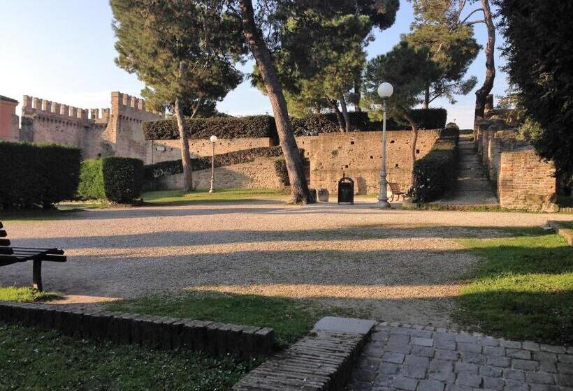 בית מלון כפרי Astoria