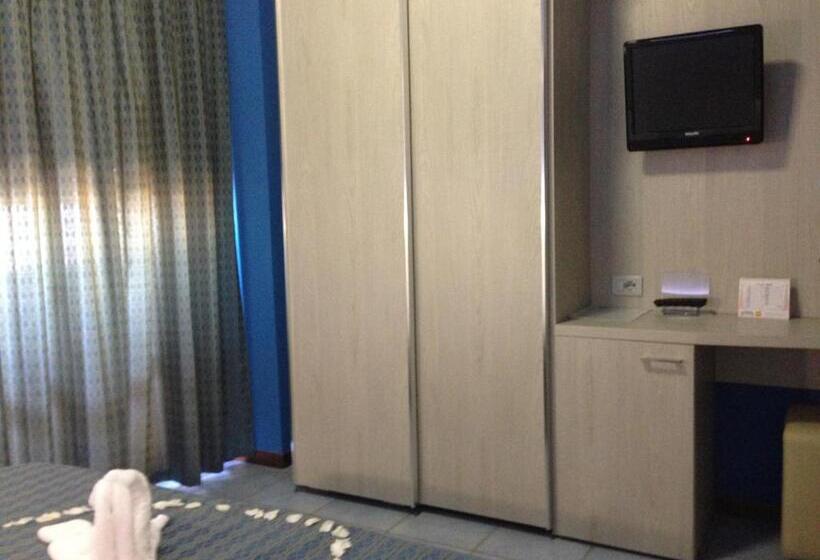 בית מלון כפרי Astoria