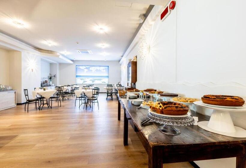 בית מלון כפרי Astoria