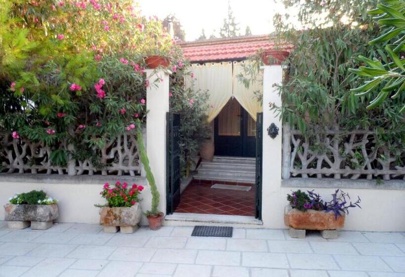 فندق B&b Santa Venardia