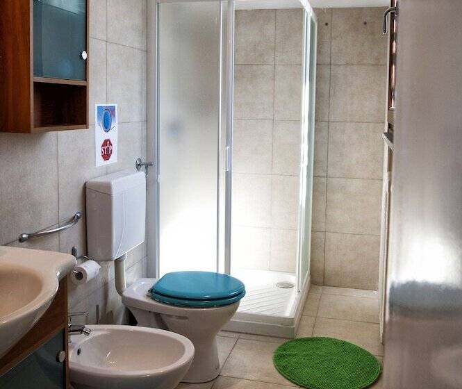 فندق B&b Tana Della Volpe