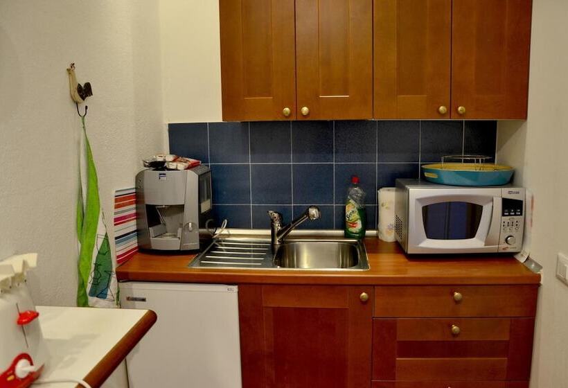 فندق B&b Tana Della Volpe