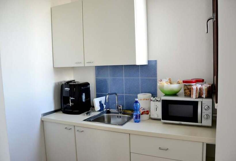 فندق B&b Tana Della Volpe