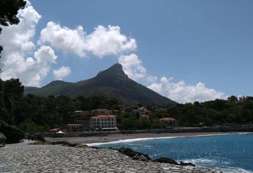 هتل Bed & Breakfast Laino