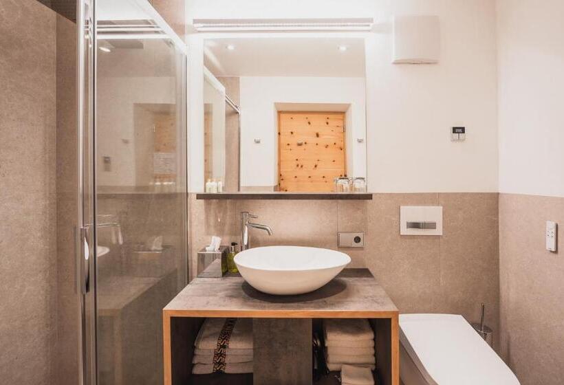 בית מלון כפרי Bischofhof   Bistro Jasmin