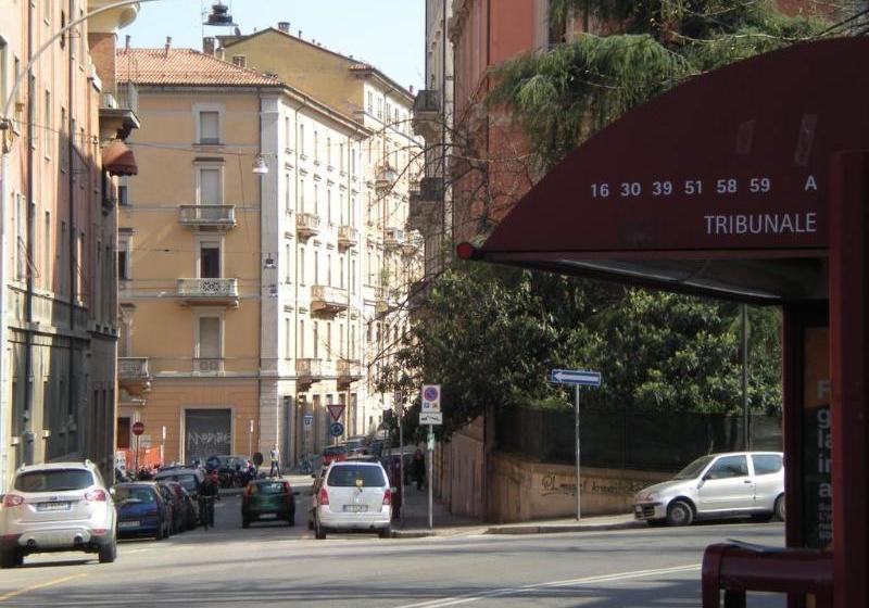 هتل Bologna Old Town