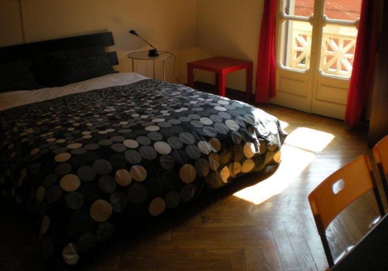 هتل Bologna Old Town