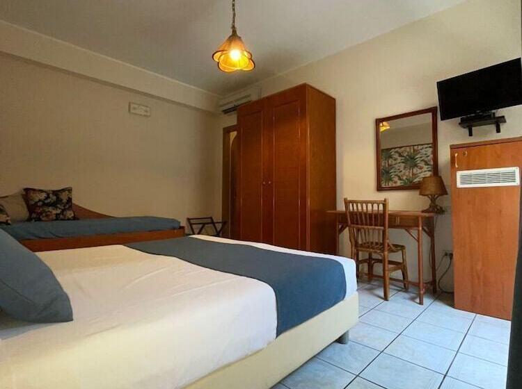 Отель Casa Famiani Bed & Breakfast