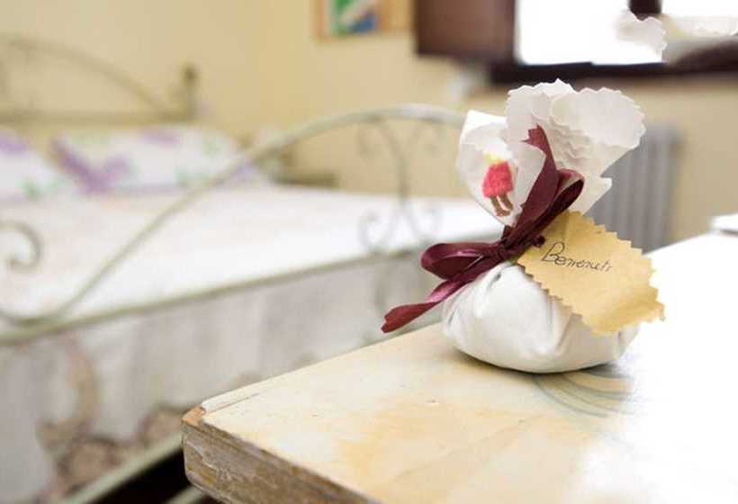 בית מלון כפרי Casale La Pietra Gialla B&b