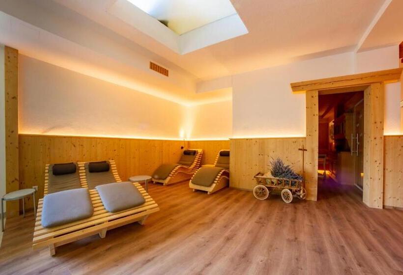 ホテル Castel Oswald Von Wolkenstein