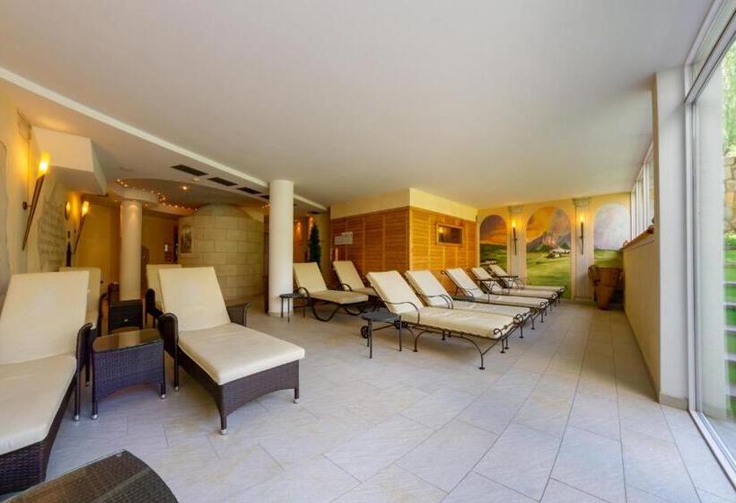 ホテル Castel Oswald Von Wolkenstein