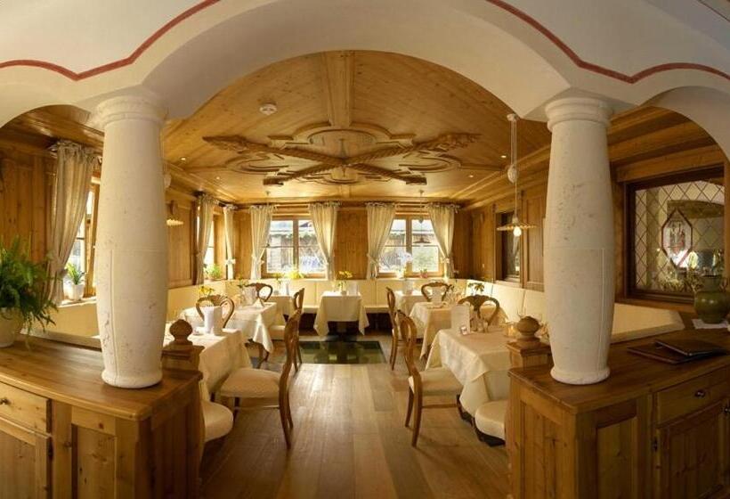 ホテル Castel Oswald Von Wolkenstein