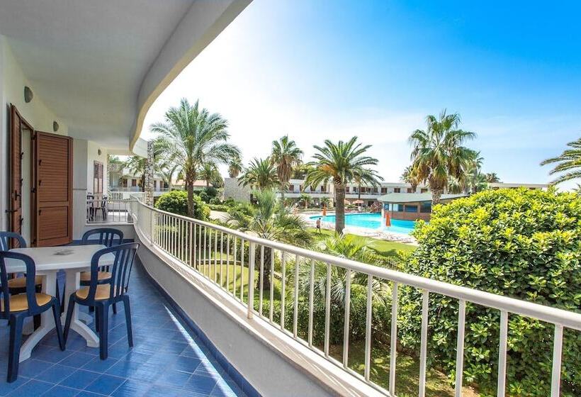 فندق Club Residence La Castellana Mare