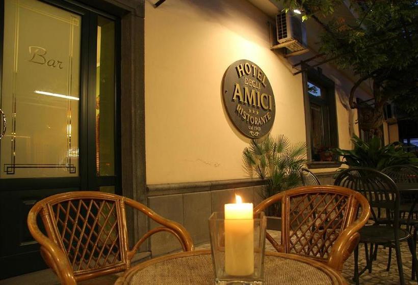فندق Degli Amici
