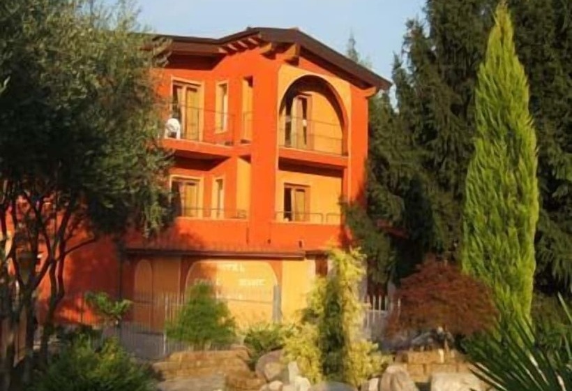 בית מלון כפרי Empire Resort