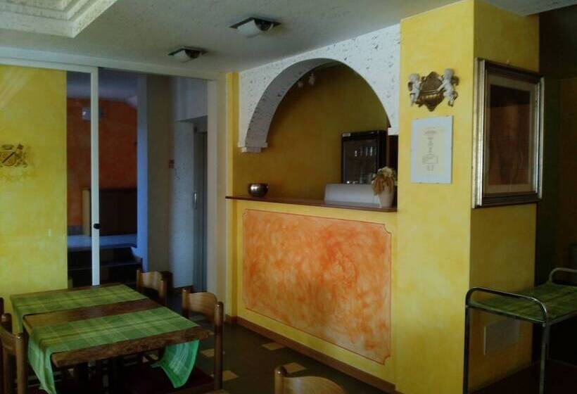 בית מלון כפרי Empire Resort