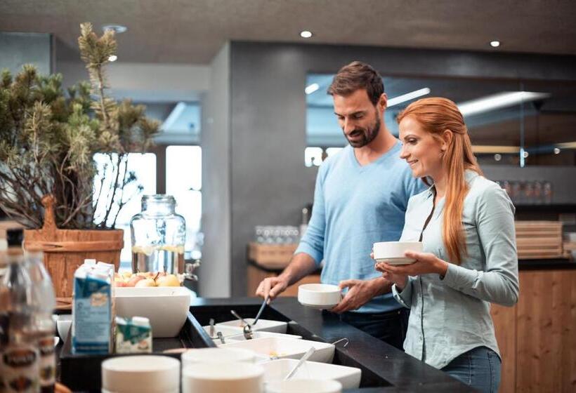 בית מלון כפרי Family Home Alpenhof