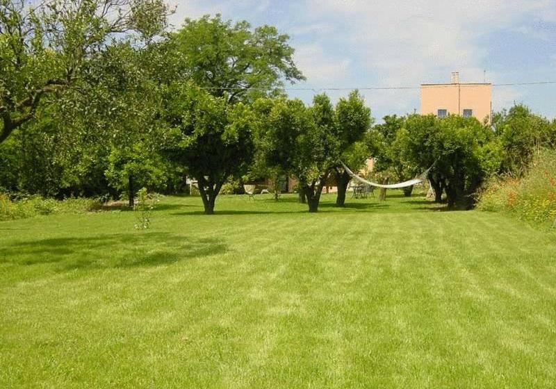 בית מלון כפרי Flegrea House