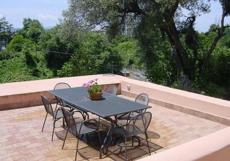 בית מלון כפרי Flegrea House