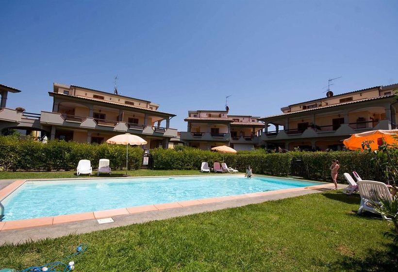 هتل Follonica Apartments