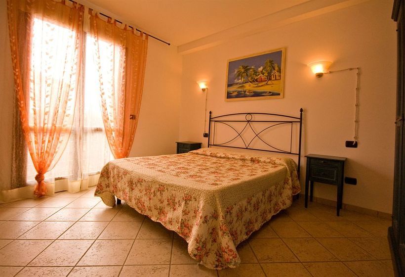 هتل Follonica Apartments