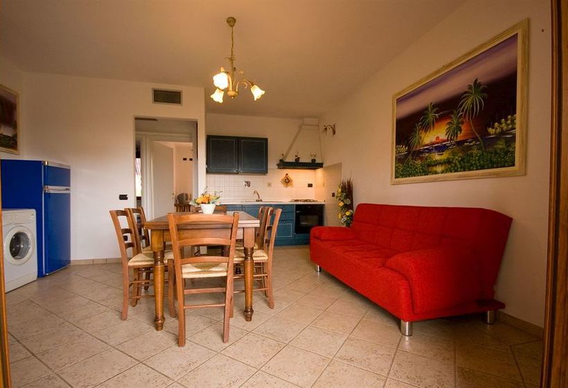 هتل Follonica Apartments